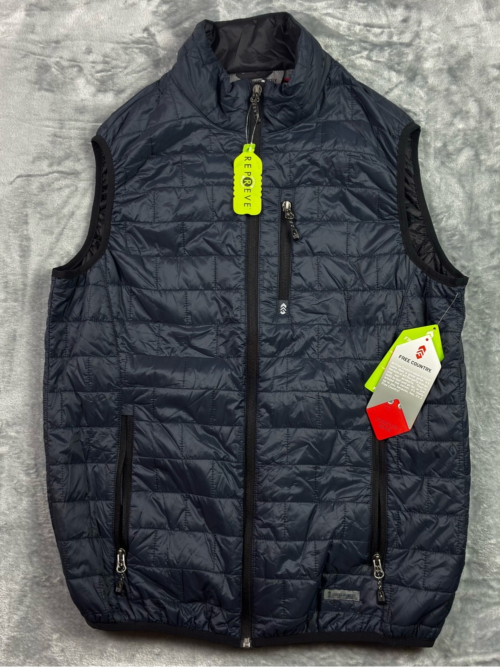 NWT Free Country Lightweight Insulated Quilted Vest Mens Medium Navy Full Zip